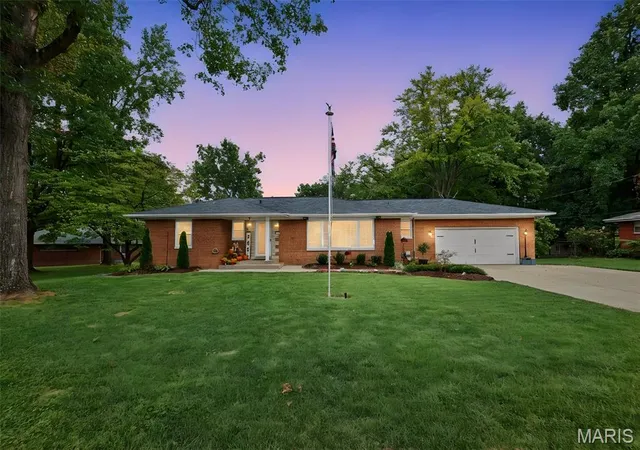 Photo 3 of Single family home for sale at 50 Will Vina Dr, Collinsville, IL 62234 | MLS# MIS26060817 | Listing updated on 2026-09-26