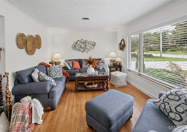 Photo 4 of Single family home for sale at 50 Will Vina Dr, Collinsville, IL 62234 | MLS# MIS26060817 | Listing updated on 2026-09-26