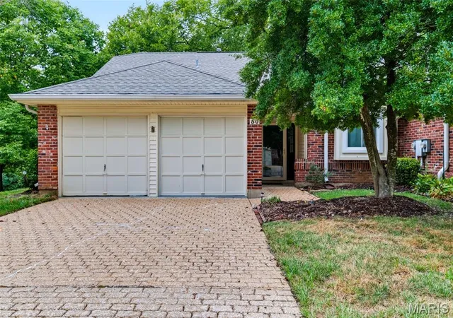 Single family home for sale at 50 Willowyck Ct, Saint Louis, MO 63146 | MLS# MIS26060818
