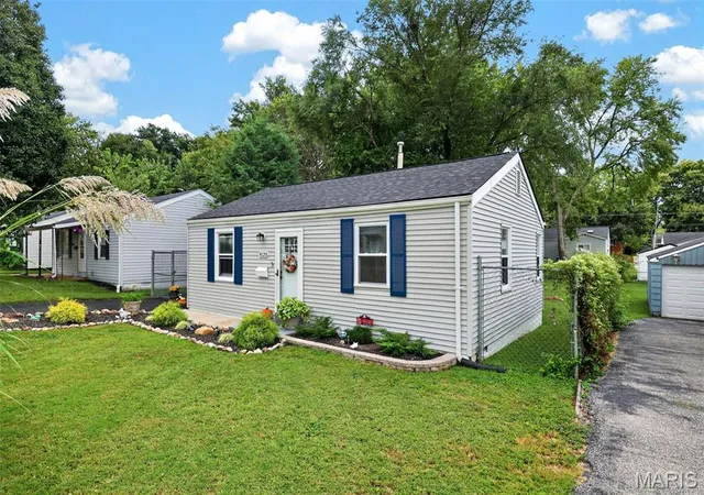 Photo 3 of Single family home for sale at 9120 Kathlyn Dr, Saint Louis, MO 63134 | MLS# MIS26060822 | Listing updated on 2026-10-01