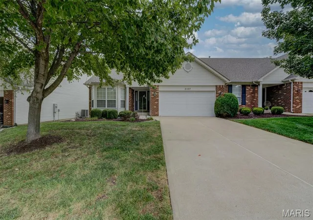 Photo 2 of Condo for sale at 2107 Mcgregor Cir, O Fallon, MO 63368 | MLS# MIS26060825 | Listing updated on 2026-09-28