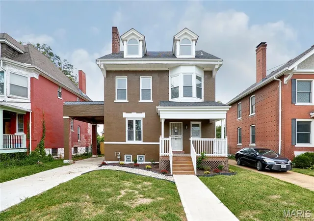 Single family home for sale at 5922 Clemens Ave, Saint Louis, MO 63112 | MLS# MIS26060826