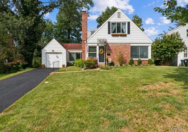 Photo 1 of Sale Pending at 554 Southbrook Dr, Saint Louis, MO 63122 | MLS# MIS26060830 | Listing updated on 2026-09-26