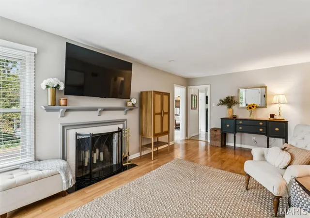 Photo 4 of Sale Pending at 554 Southbrook Dr, Saint Louis, MO 63122 | MLS# MIS26060830 | Listing updated on 2026-09-26