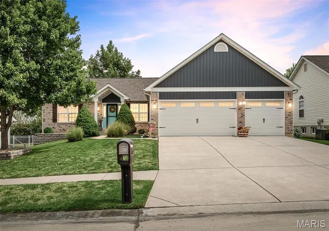 Photo 1 of Single family home for sale at 156 Old Williamsburg Pkwy, Wentzville, MO 63385 | MLS# MIS26060834 | Listing updated on 2026-10-07