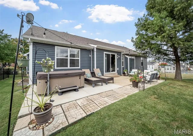 Photo 2 of Single family home for sale at 156 Old Williamsburg Pkwy, Wentzville, MO 63385 | MLS# MIS26060834 | Listing updated on 2026-10-07