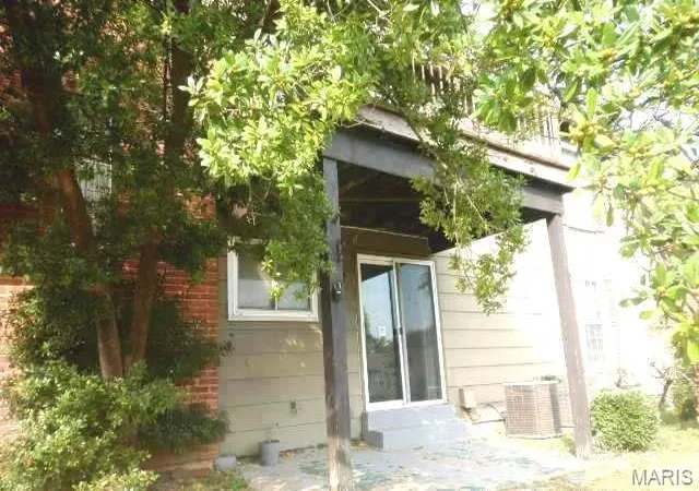 Listing Photo 1 - Condo for sale in building located at 6671 Flowerfield Ln, Florissant, MO 63033 - Unit #B