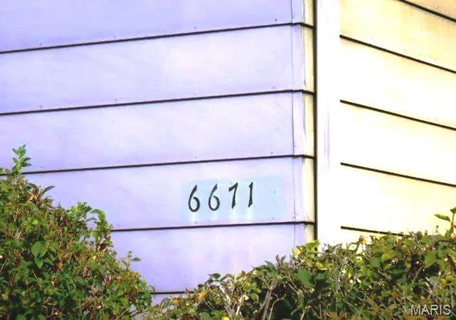 Listing Photo 2 - Condo for sale in building located at 6671 Flowerfield Ln, Florissant, MO 63033 - Unit #B