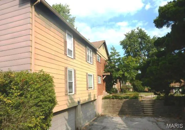 Listing Photo 3 - Condo for sale in building located at 6671 Flowerfield Ln, Florissant, MO 63033 - Unit #B