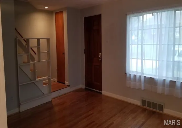 Photo 3 of Single family home for sale at 6914 Willow Wood Dr, Saint Louis, MO 63121 | MLS# MIS26060838 | Listing updated on 2026-09-23