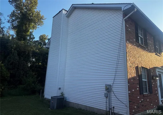 Photo 3 of Single family home for sale at 1013 Bradington Ct, Columbia, IL 62236 | MLS# MIS26060846 | Listing updated on 2026-10-09