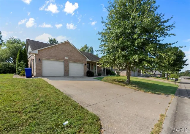 Photo 3 of Sale Pending at 1237 Bramblewood Rd, Jackson, MO 63755 | MLS# MIS26060847 | Listing updated on 2026-10-06
