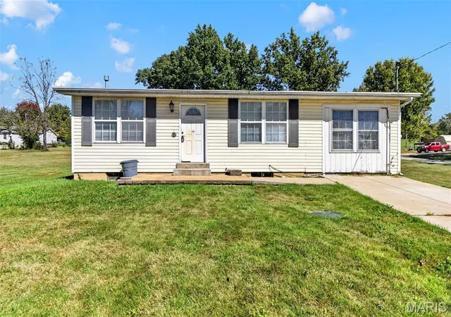 Photo 1 of Single family home for sale at 1067 N Shore Dr, Catawissa, MO 63015 | MLS# MIS26060848 | Listing updated on 2026-10-08