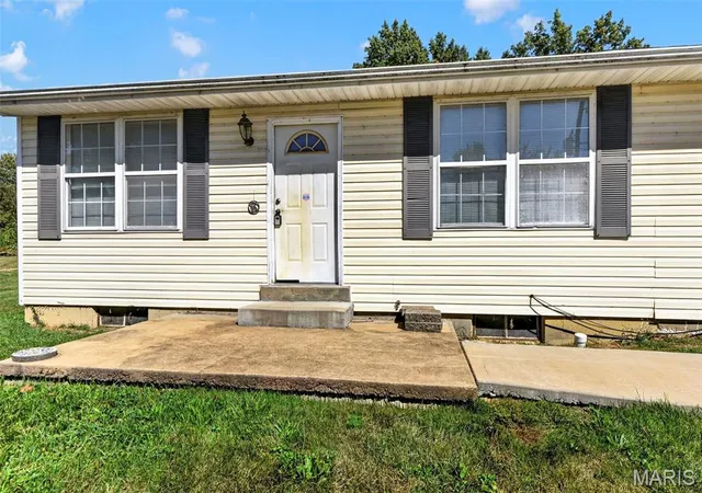 Photo 2 of Single family home for sale at 1067 N Shore Dr, Catawissa, MO 63015 | MLS# MIS26060848 | Listing updated on 2026-10-08
