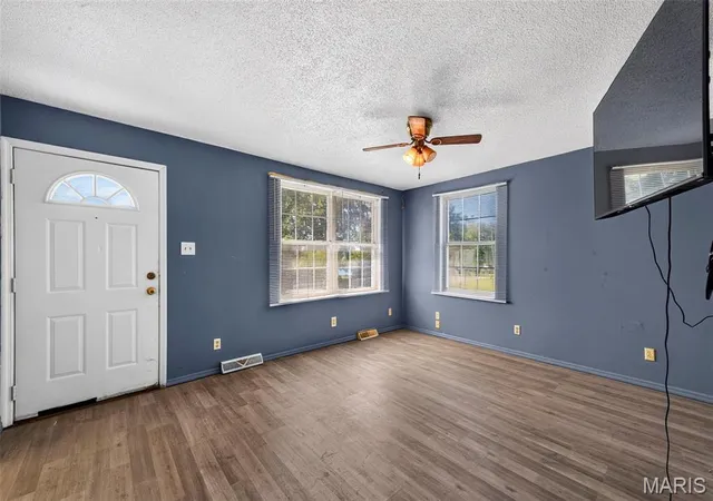 Photo 4 of Single family home for sale at 1067 N Shore Dr, Catawissa, MO 63015 | MLS# MIS26060848 | Listing updated on 2026-10-08