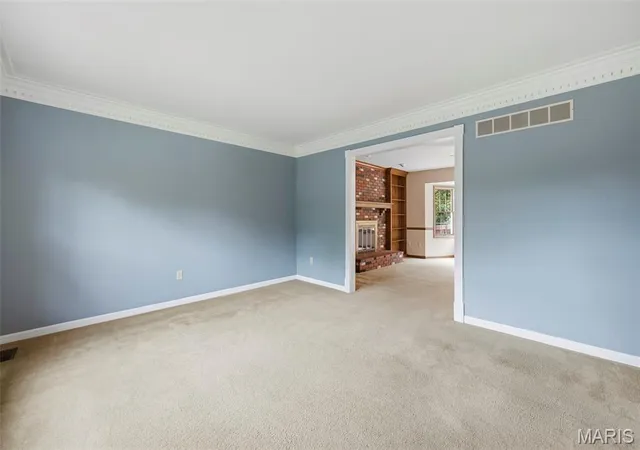 Photo 4 of Single family home for sale at 176 Spring Oaks Dr, Ballwin, MO 63011 | MLS# MIS26060849 | Listing updated on 2026-09-30