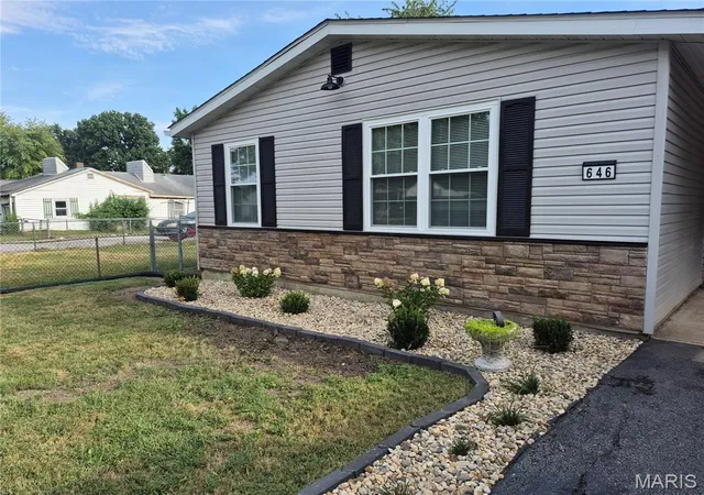 Photo 2 of Single family home for sale at 646 Margaret Ave, Granite City, IL 62040 | MLS# MIS26060851 | Listing updated on 2026-09-28