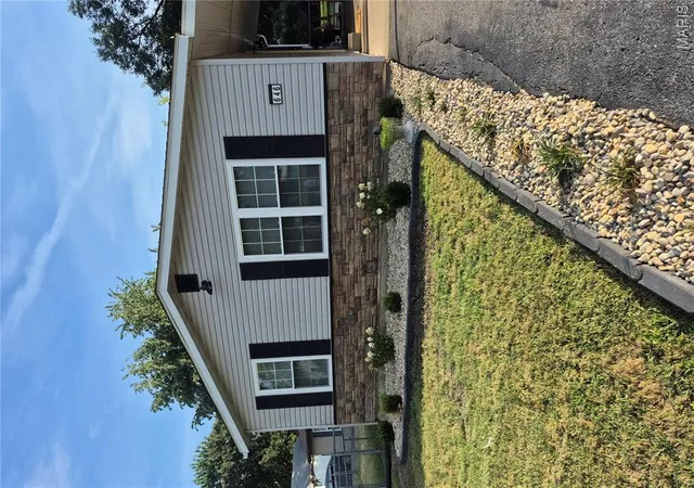 Photo 3 of Single family home for sale at 646 Margaret Ave, Granite City, IL 62040 | MLS# MIS26060851 | Listing updated on 2026-09-28