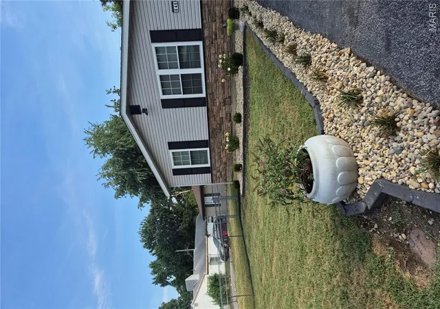 Photo 4 of Single family home for sale at 646 Margaret Ave, Granite City, IL 62040 | MLS# MIS26060851 | Listing updated on 2026-09-28
