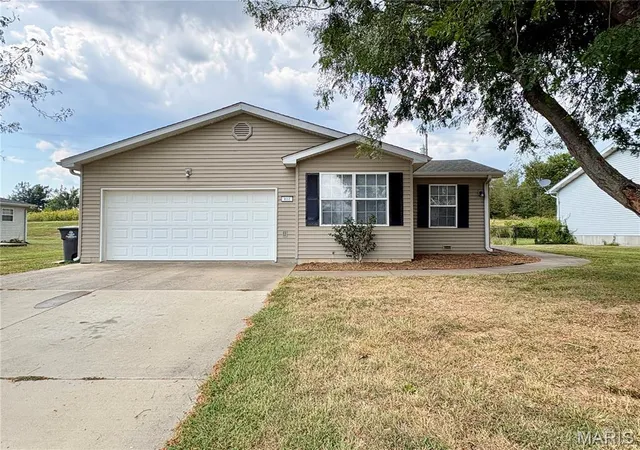 Photo 1 of Single family home for sale at 822 Trade Winds Dr, Perryville, MO 63775 | MLS# MIS26060855 | Listing updated on 2026-09-24