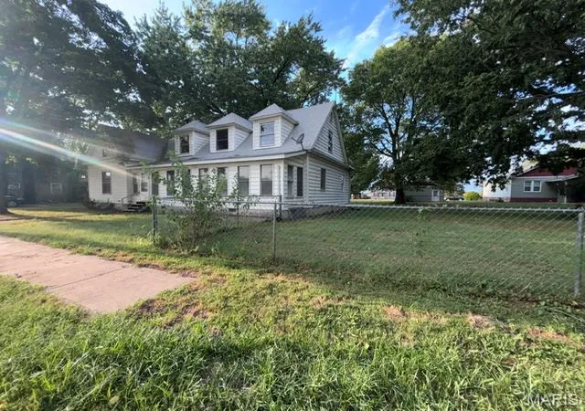 Photo 2 of Sale Pending at 266 N 2nd Street, Livingston, IL 62058 | MLS# MIS26060864 | Listing updated on 2026-10-01