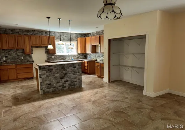 Photo 3 of Single family home for sale at 26273 Woodridge Dr, Warrenton, MO 63383 | MLS# MIS26060868 | Listing updated on 2026-09-26