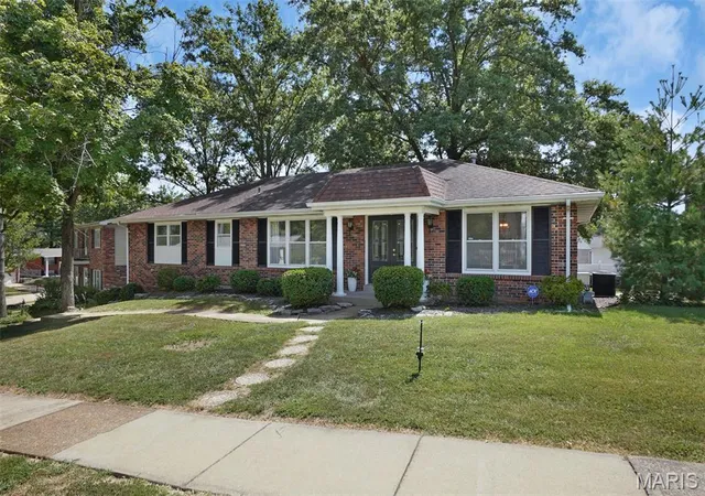 Photo 1 of Single family home for sale at 3216 Yorkchester Dr, Saint Louis, MO 63129 | MLS# MIS26060875 | Listing updated on 2026-10-07