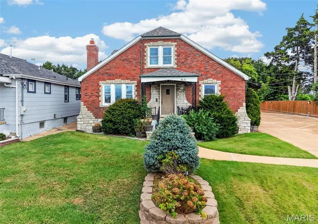 Photo 1 of Single family home for sale at 9015 Gravois Rd, Saint Louis, MO 63123 | MLS# MIS26060880 | Listing updated on 2026-10-05