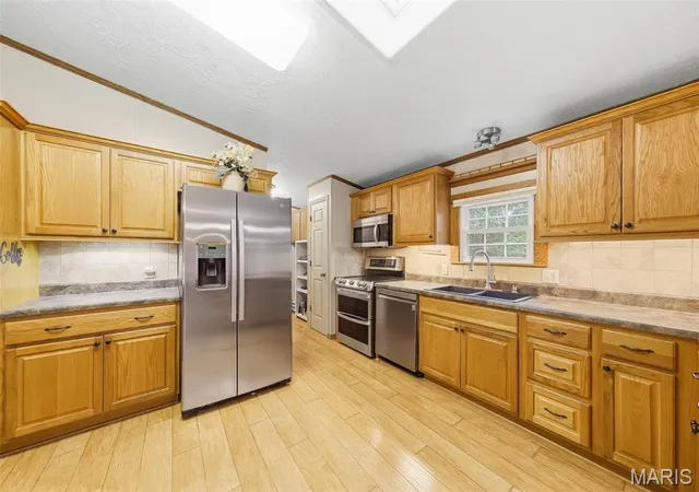 Photo 4 of Sale Pending at 299 O Shaw Dr, Foley, MO 63347 | MLS# MIS26060891 | Listing updated on 2026-09-30