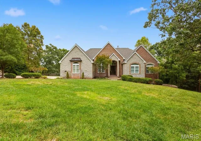 Photo 2 of Single family home for sale at 3546 Hawthorne Ridge Dr, Eureka, MO 63025 | MLS# MIS26060892 | Listing updated on 2026-10-05