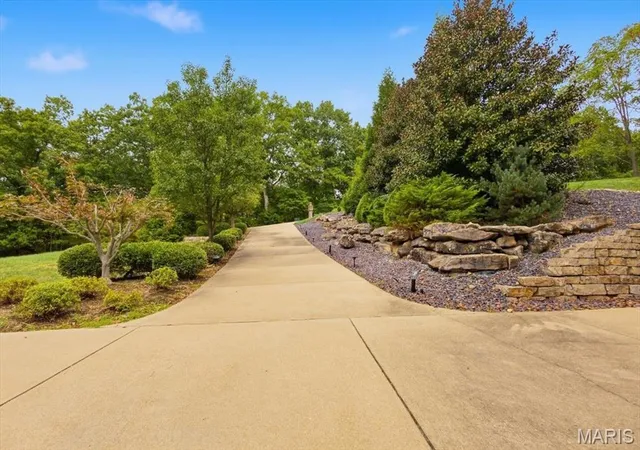 Photo 4 of Single family home for sale at 3546 Hawthorne Ridge Dr, Eureka, MO 63025 | MLS# MIS26060892 | Listing updated on 2026-10-05
