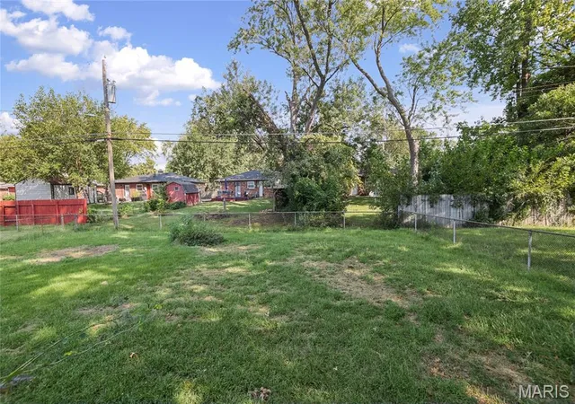 Photo 4 of Single family home for sale at 4103 S Park Dr, Belleville, IL 62226 | MLS# MIS26060900 | Listing updated on 2026-10-03