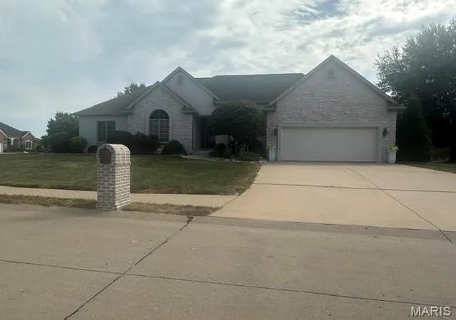 Photo 2 of Single family home for sale at 2313 Derbyshire Ln, Cape Girardeau, MO 63701 | MLS# MIS26060905 | Listing updated on 2026-09-21