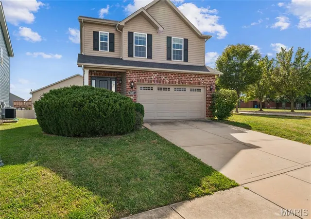 Photo 1 of Single family home for sale at 2502 London Ln, Belleville, IL 62221 | MLS# MIS26060907 | Listing updated on 2026-10-21