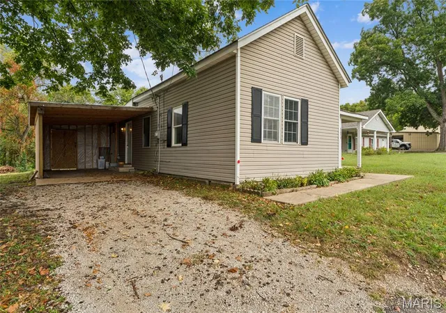 Photo 3 of Single family home for sale at 2639 Highway 100, Gray Summit, MO 63039 | MLS# MIS26060909 | Listing updated on 2026-10-06