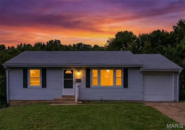 Photo 1 of Single family home for sale at 325 S Marguerite Ave, Saint Louis, MO 63135 | MLS# MIS26060911 | Listing updated on 2026-09-25