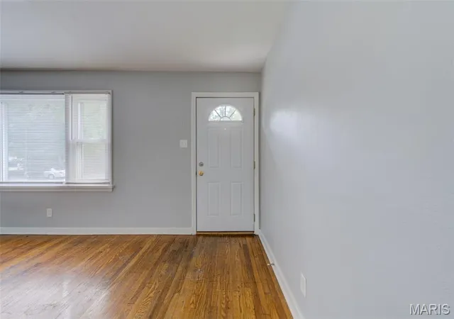 Photo 3 of Single family home for sale at 325 S Marguerite Ave, Saint Louis, MO 63135 | MLS# MIS26060911 | Listing updated on 2026-09-25