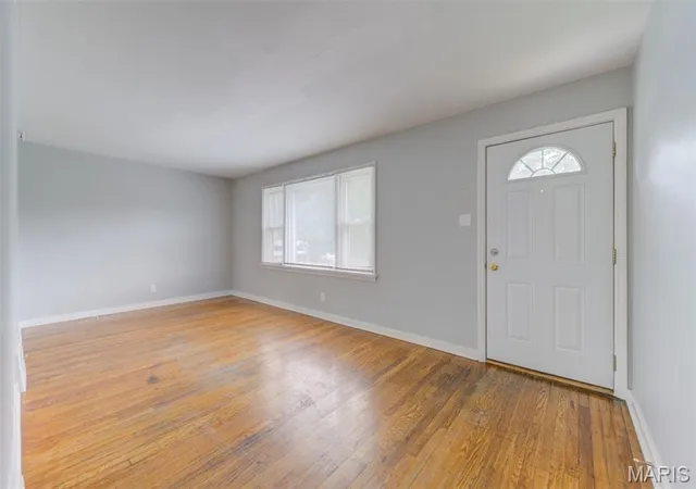 Photo 4 of Single family home for sale at 325 S Marguerite Ave, Saint Louis, MO 63135 | MLS# MIS26060911 | Listing updated on 2026-09-25