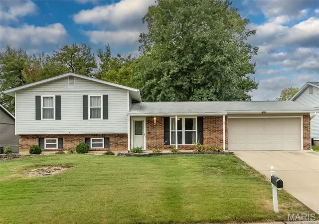 Single family home for sale at 615 Country Lake Dr, Saint Peters, MO 63376 | MLS# MIS26060913