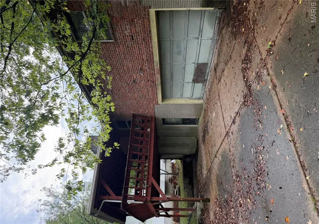 Photo 2 of Sale Pending at 1878 Clemens Ct, Barnhart, MO 63012 | MLS# MIS26060914 | Listing updated on 2026-09-25