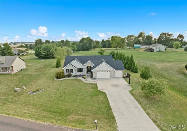 Single family home for sale at 20 Glory Dr, Highland, IL 62249 | MLS# MIS26060922