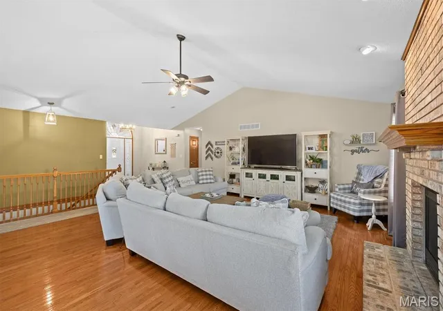 Photo 4 of Single family home for sale at 20 Glory Dr, Highland, IL 62249 | MLS# MIS26060922 | Listing updated on 2026-10-06