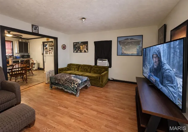 Photo 2 of Single family home for sale at 212 W Pulaski St, Richland, MO 65556 | MLS# MIS26060924 | Listing updated on 2026-09-21