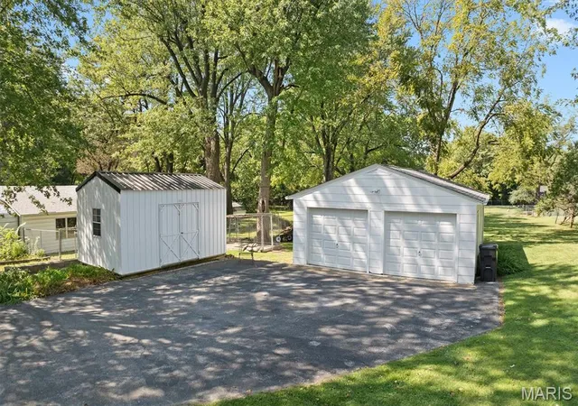 Photo 3 of Single family home for sale at 3967 Highland Rd, Fairview Heights, IL 62208 | MLS# MIS26060932 | Listing updated on 2026-10-09