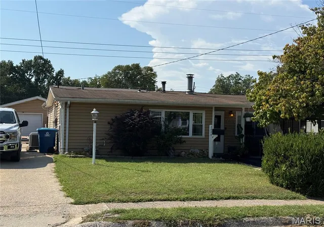 Single family home for sale at 2825 Dale Ave, Granite City, IL 62040 | MLS# MIS26060939