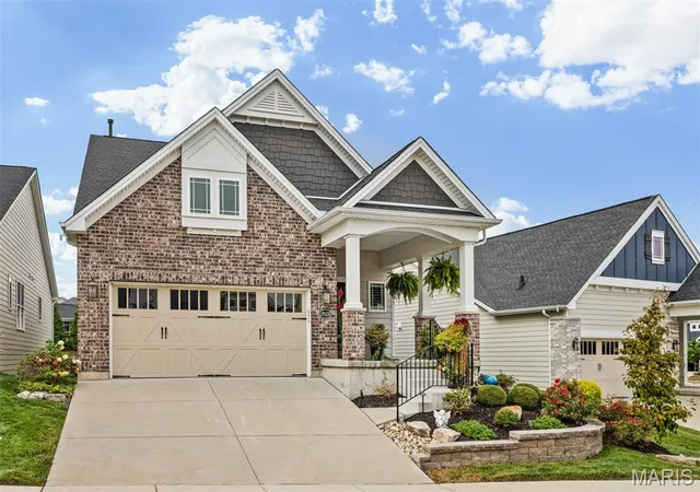 Photo 3 of Single family home for sale at 17028 Fire Glow Dr, Wildwood, MO 63011 | MLS# MIS26060948 | Listing updated on 2026-10-07