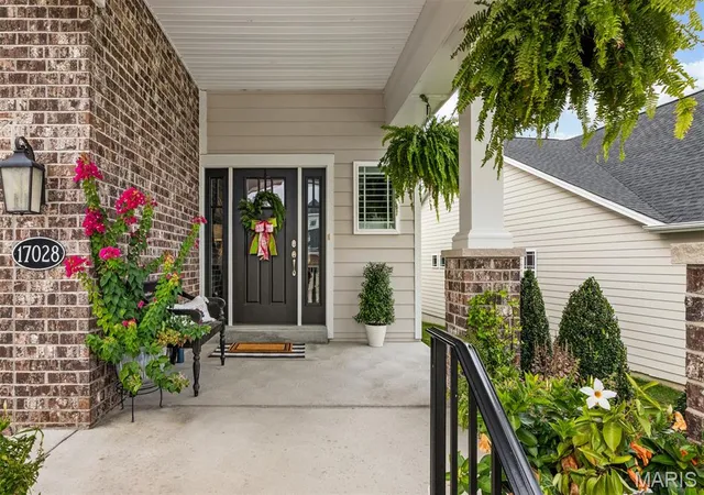 Photo 3 of Single family home for sale at 17028 Fire Glow Dr, Wildwood, MO 63011 | MLS# MIS26060948 | Listing updated on 2026-10-07