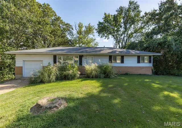 Photo 3 of Single family home for sale at 1510 Smizer Ml Rd, Fenton, MO 63026 | MLS# MIS26060949 | Listing updated on 2026-09-23