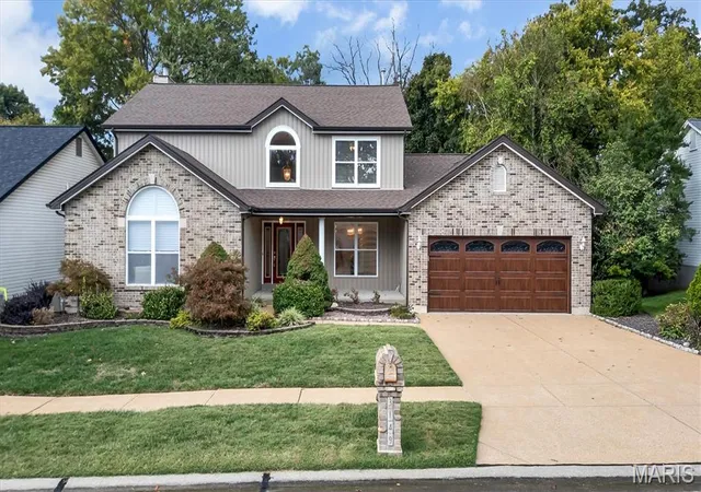 Photo 1 of Single family home for sale at 3149 Crystal Lake Dr, Saint Louis, MO 63129 | MLS# MIS26060952 | Listing updated on 2026-10-28