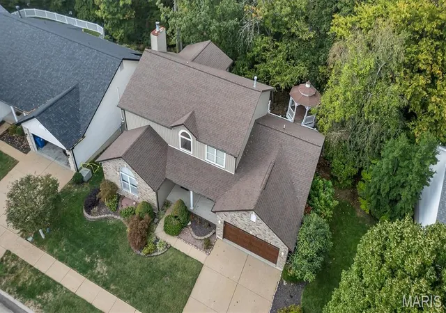 Photo 4 of Single family home for sale at 3149 Crystal Lake Dr, Saint Louis, MO 63129 | MLS# MIS26060952 | Listing updated on 2026-10-28
